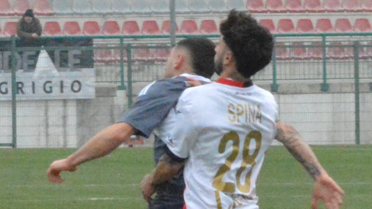 Pineto, accordo con il Gubbio: perfezionato lo scambio Spina-Mastropietro