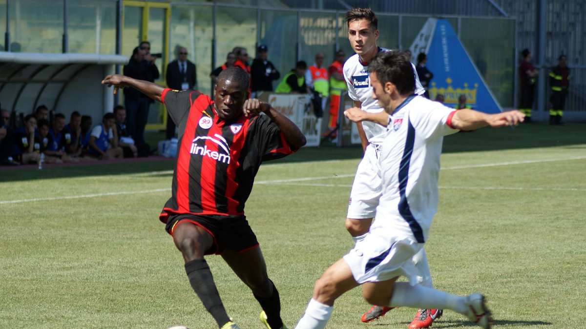 1^ Divisione, tra Foggia e Taranto a vincere è solo il caldo