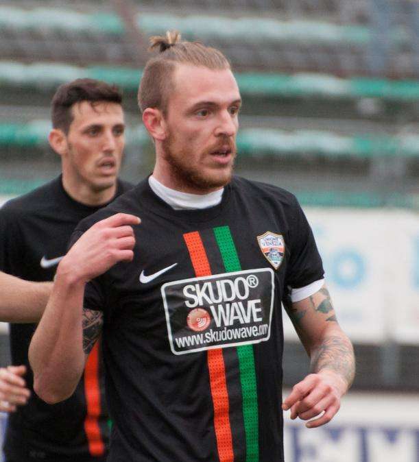 Cosenza, su un tuo esterno gli occhi di due club del girone A