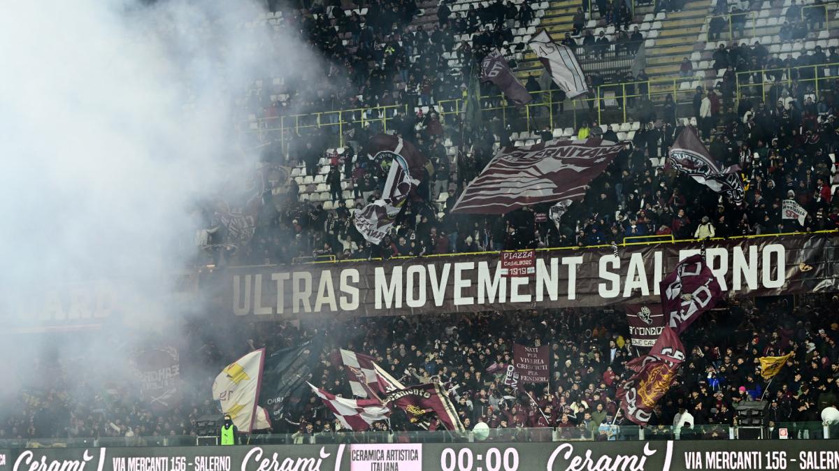 Il Mattino - ed. Salerno: "Pari e fischi | Ferrari sbaglia, stecca granata"