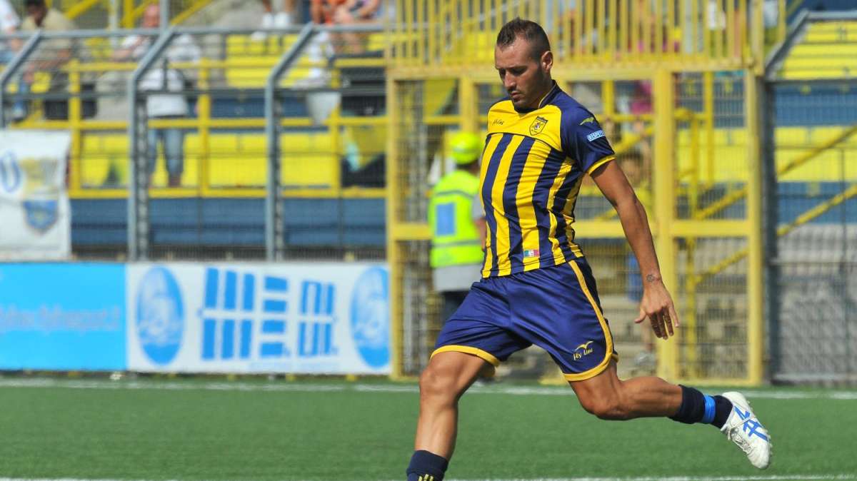 Benevento, si lavora per un grande colpo in difesa