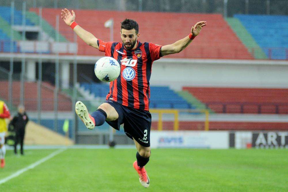 Reggina, si guarda al futuro: piace Corsi del Cosenza