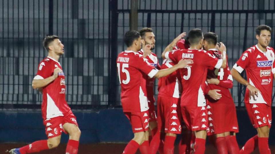 Bari, sospiro di sollievo: tamponi negativi per tutto il gruppo squadra