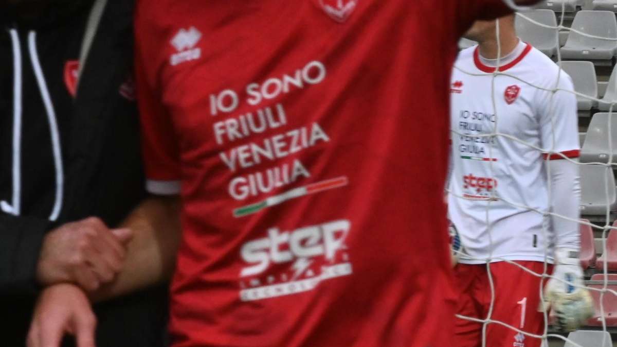 Triestina, contatti in corso per l'esterno offensivo Vicario del Den Bosch