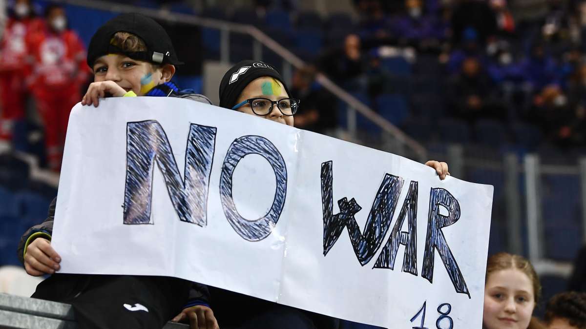 Il fatto della settimana - Il grande cuore dei club di Lega Pro: le società si mobilitano per i profughi ucraini. Da Nord a Sud sale chiaro il grido 'no alla guerra'