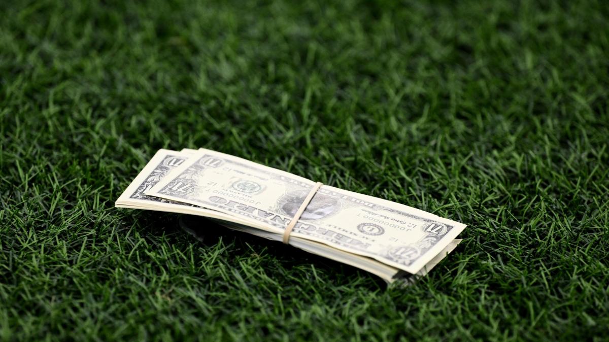 Quanto guadagna un calciatore in Italia? Ecco i dati di Calcio&Finanza