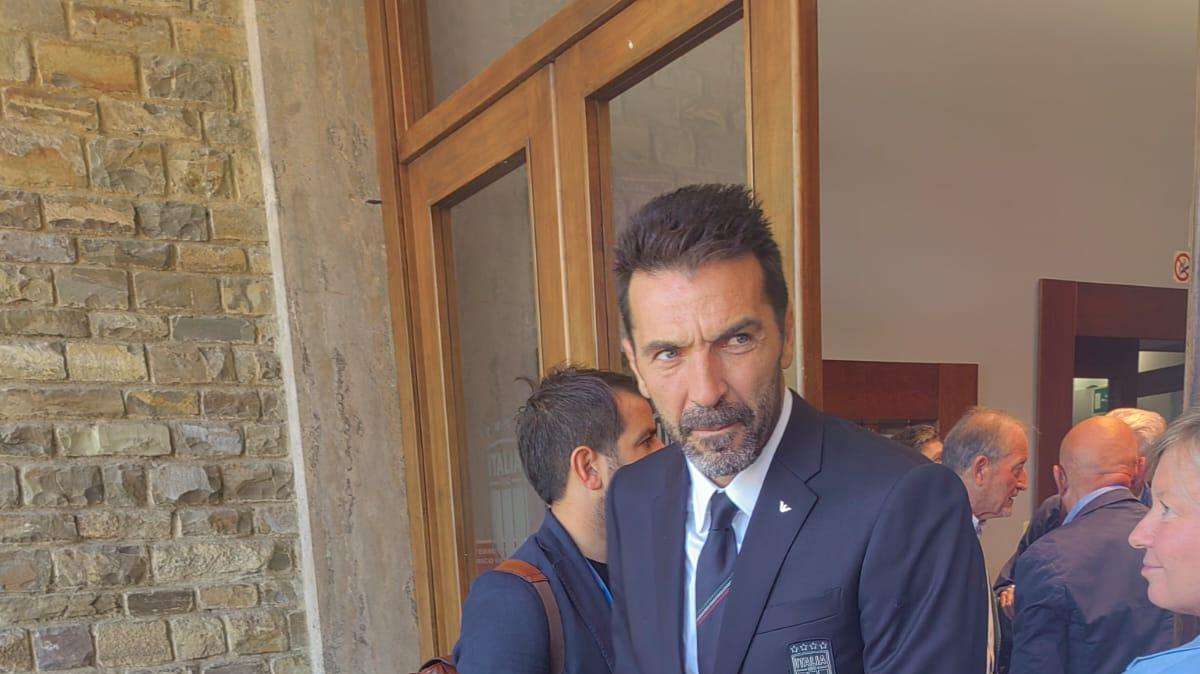 Buffon: "La prima volta che ho visto Riva è stato come vedere un monumento"