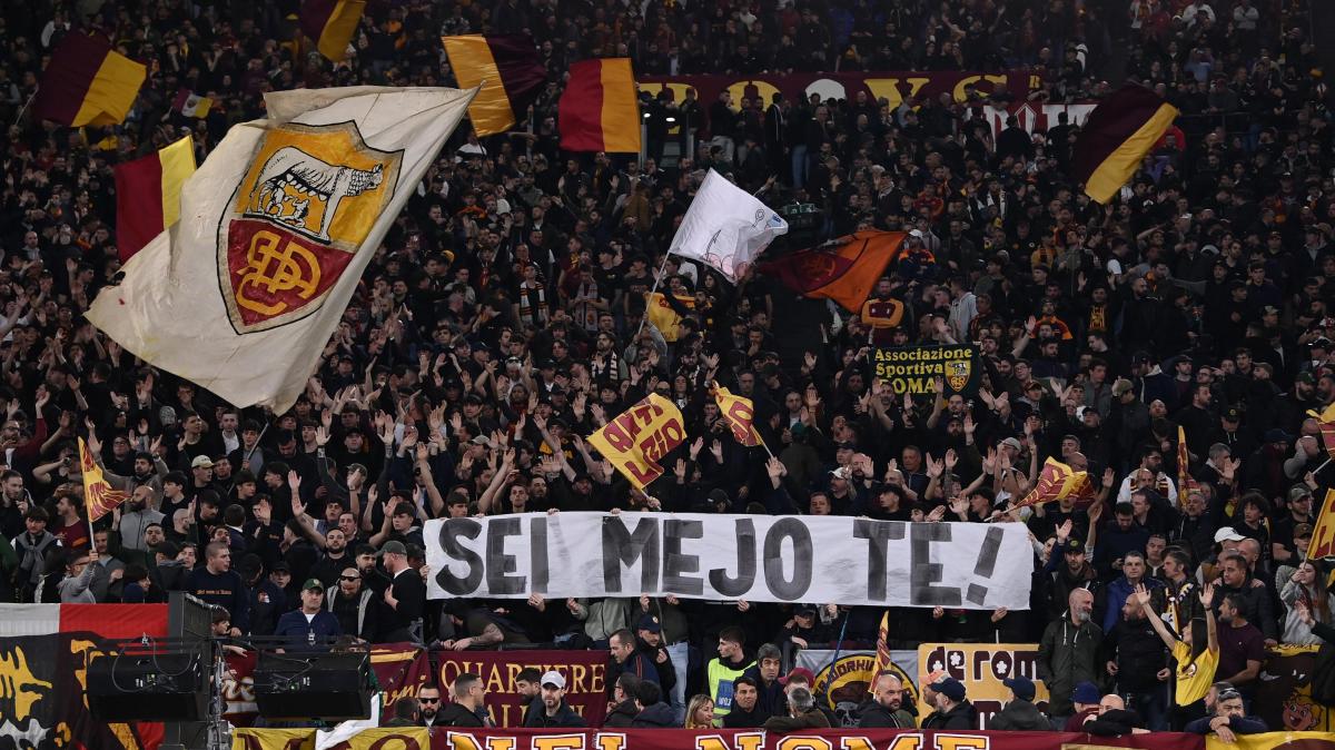 Settore ospiti gremito alla Unipol Domus. Il Romanista: "Pochi ma buoni: poco più di 400 lupi in terra sarda"