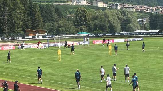 QUI NAPOLI - Allenamento congiunto con la Primavera in vista della trasferta di Cagliari