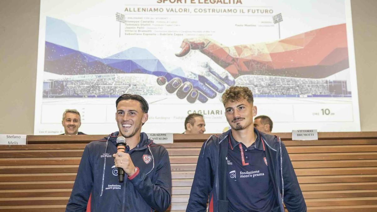 Il Cagliari Calcio all'evento "Sport e Legalità: alleniamo valori, costruiamo il futuro"