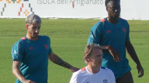 Corsport - Cagliari, oggi contro il Como primo test vero. In campo un 3-5-2 aggressivo. Luperto e Zortea nei probabili 11 