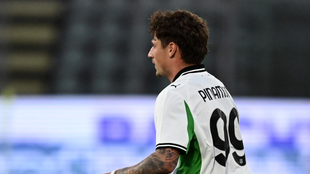 Sassuolo, Grosso conferma il 4-3-3: Pinamonti guida l'attacco contro il Cagliari. Le probabili del Corsport