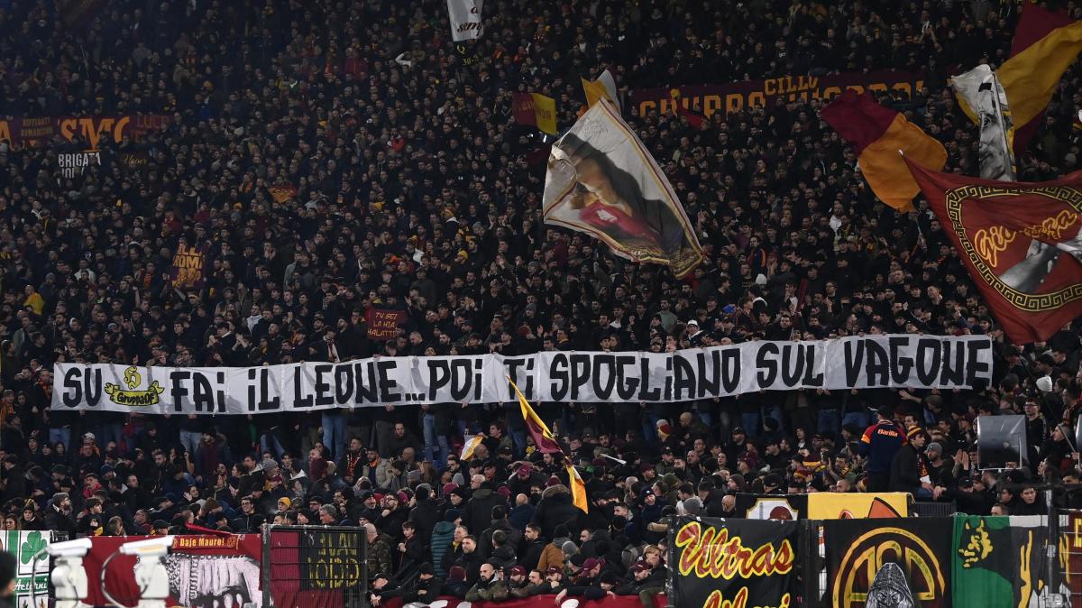 Caos calendario, Corsera: "Derby di Roma di domenica, ma le autorità vogliono il rinvio"