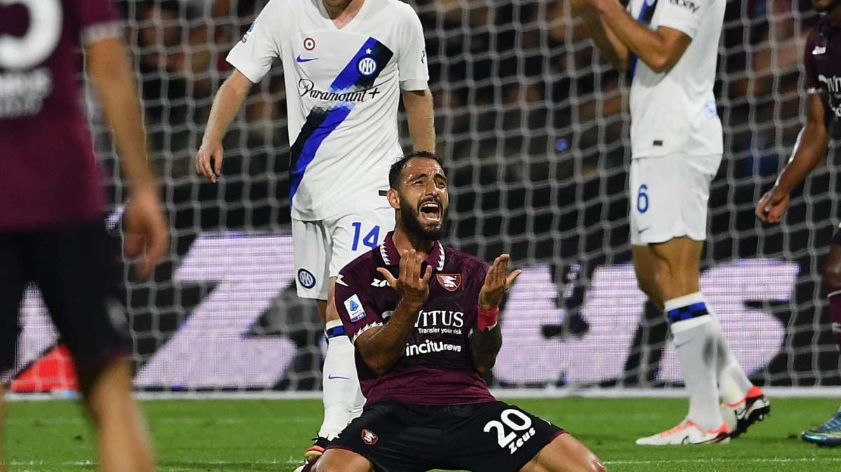 Kastanos, contatti presi con Cagliari e Verona ma si attendono novità per i tecnici e DS della Salernitana