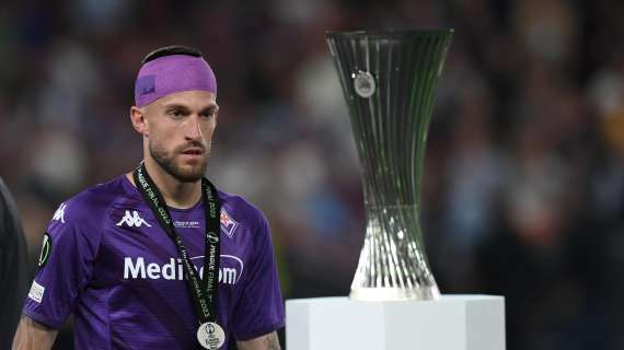 Biraghi ferito da tifosi del West Ham, al capitano della Fiorentina applicati otto punti di sutura