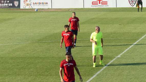 Cagliari, i rossoblù già in campo: Goldaniga e Falco parzialmente in gruppo
