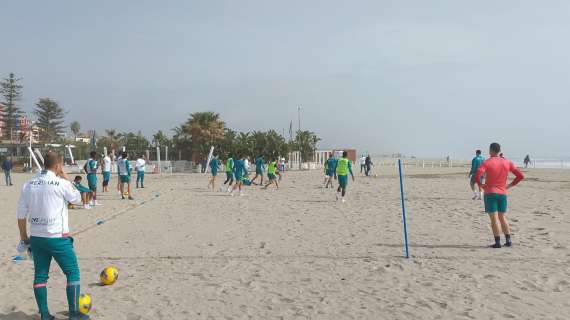 QUI CRAI SPORT CENTER - Allenamento al Poetto per i rossoblù. Obert rientra in anticipo