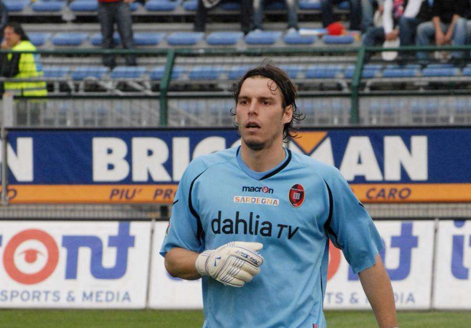 Unione Sarda - Ore decisive per Pelizzoli, Marchetti in freezer