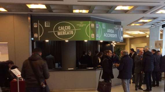 MERCATO CAGLIARI H24 - Mazzitelli giunto in Sardegna. Sondaggio West Ham per Piccoli. Accordo di massima con il Beşiktaş per Kılicsoy. Assalto a Esposito. Spunta Brekalo. In mezzo occhio a Barak e Aebischer.