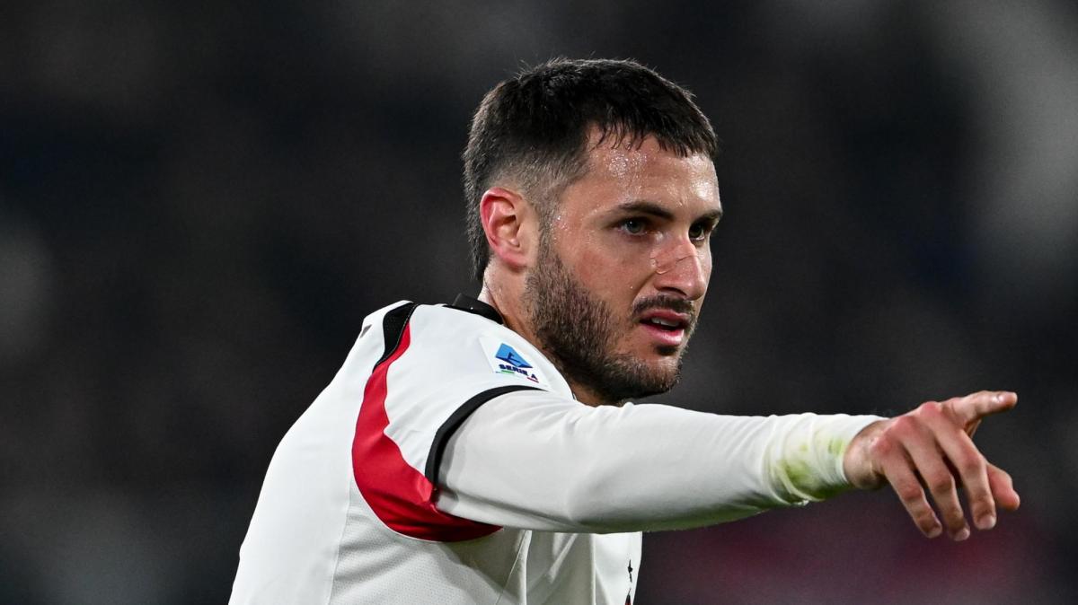 Allegri ritrova il suo bomber. QS: "Dalla Lazio al Cagliari, Gimenez si gioca il futuro del Milan"