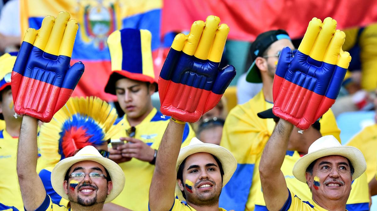Mondiali, tifosi dell'Ecuador occupano la scalinata di Rocky a Filadelfia