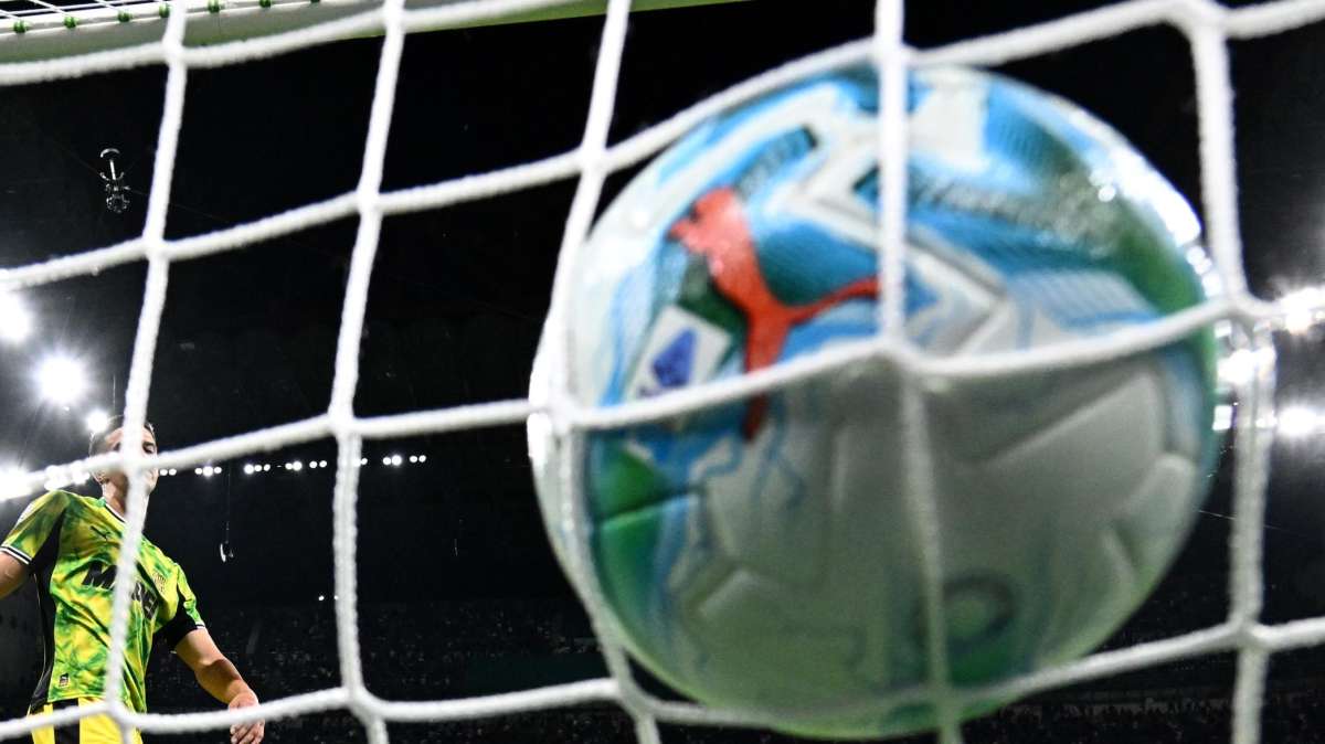 Il calcio, una passione sempre più cara: quando anche tifare diventa un lusso