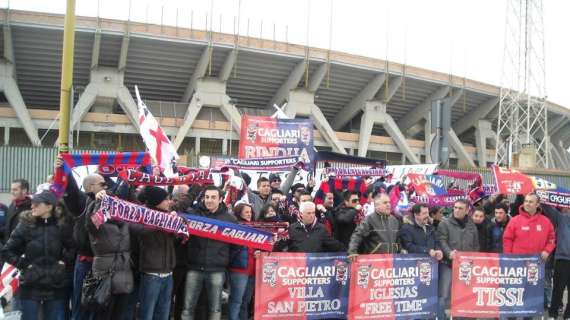 Striscia al Sant'Elia e dal sindaco. I tifosi: "L'incontro è andato bene"