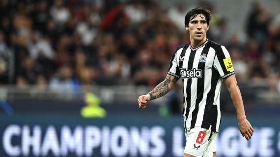 Newcastle, l'allenatore Howe su Tonali: "Sandro ha bisogno di essere abbracciato e protetto dal club. La cosa più importante è che lui stia bene. Disponibile per la convocazione"