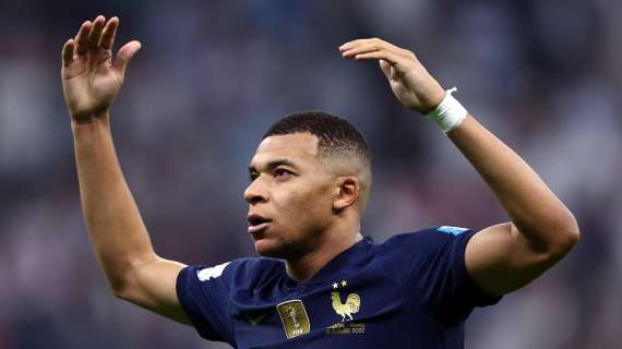 Mbappé, Vlahovic e Rodrygo in vacanza in Sardegna