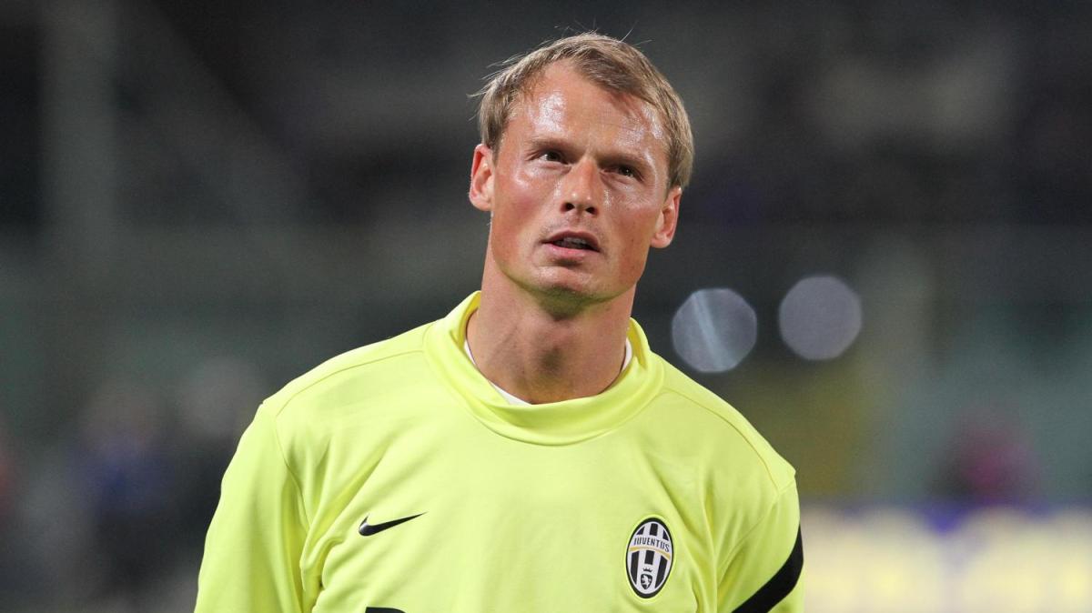 Allianz Stadium, minuto di raccoglimento per Manninger