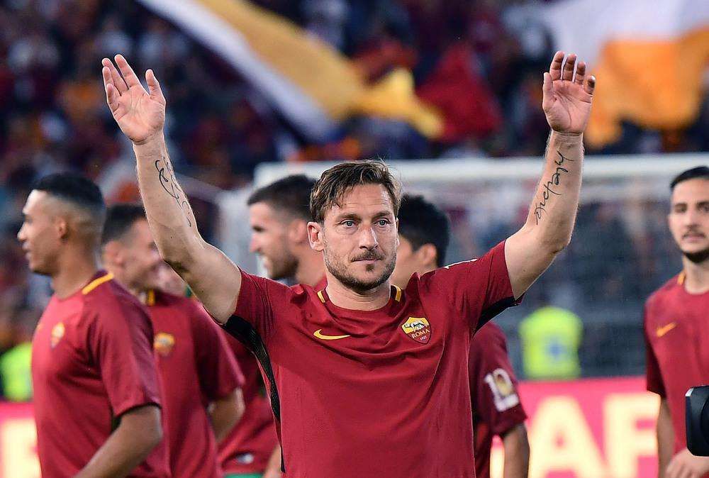 QUI ROMA - Totti, primo per presenze e gol contro il Cagliari
