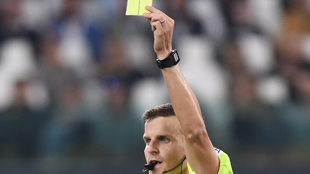 Cagliari-Genoa, direzione arbitrale sufficiente. L'Unione Sarda: "A La Penna piace assai usare il giallo"