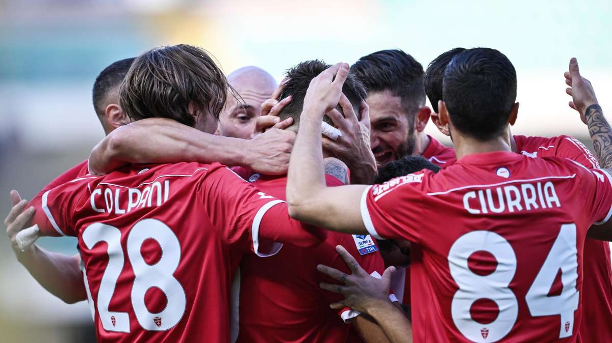 Serie A, il Frosinone prova la rimonta ma non riesce: vince il Monza 2-3