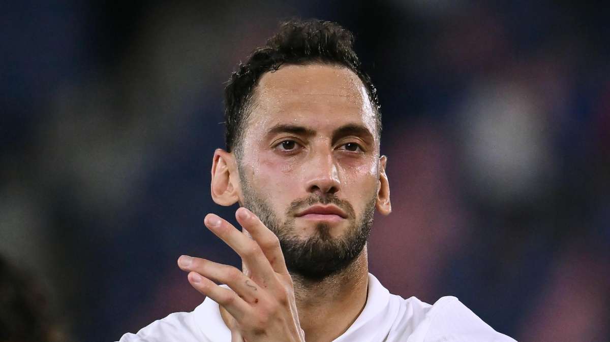 Turchia, Calhanoglu: "Barella è troppo importante per l'Italia, spero recuperi in fretta"