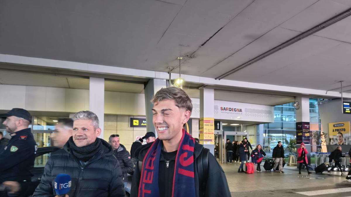Che accoglienza per Agustin, La Nuova Sardegna: "Albarracín è sbarcato a Cagliari, un altro attaccante per Pisacane"