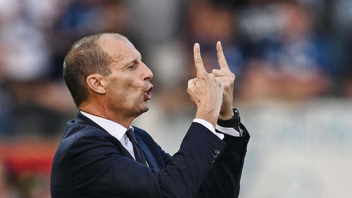 Battibecco tra Allegri ed un giornalista: "L'unica catena è quella della bicicletta"