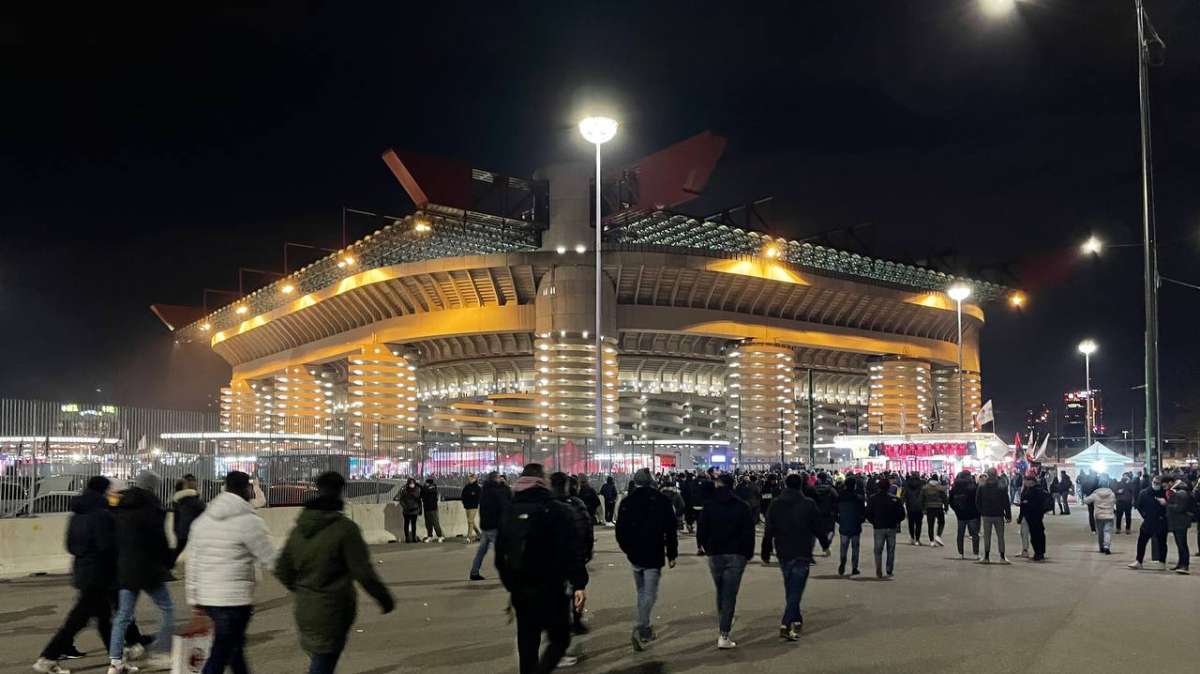 Sportmediaset - Anche contro il Cagliari il Milan giocherà nel silenzio di San Siro