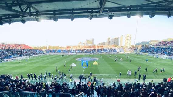 Truzzu festeggia la vittoria rossoblù allo stadio: "Ritorno alla vittoria"