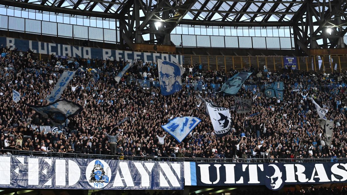 Tifosi del Napoli esplodono petardi vicino all'hotel dell'Inter nel cuore della notte