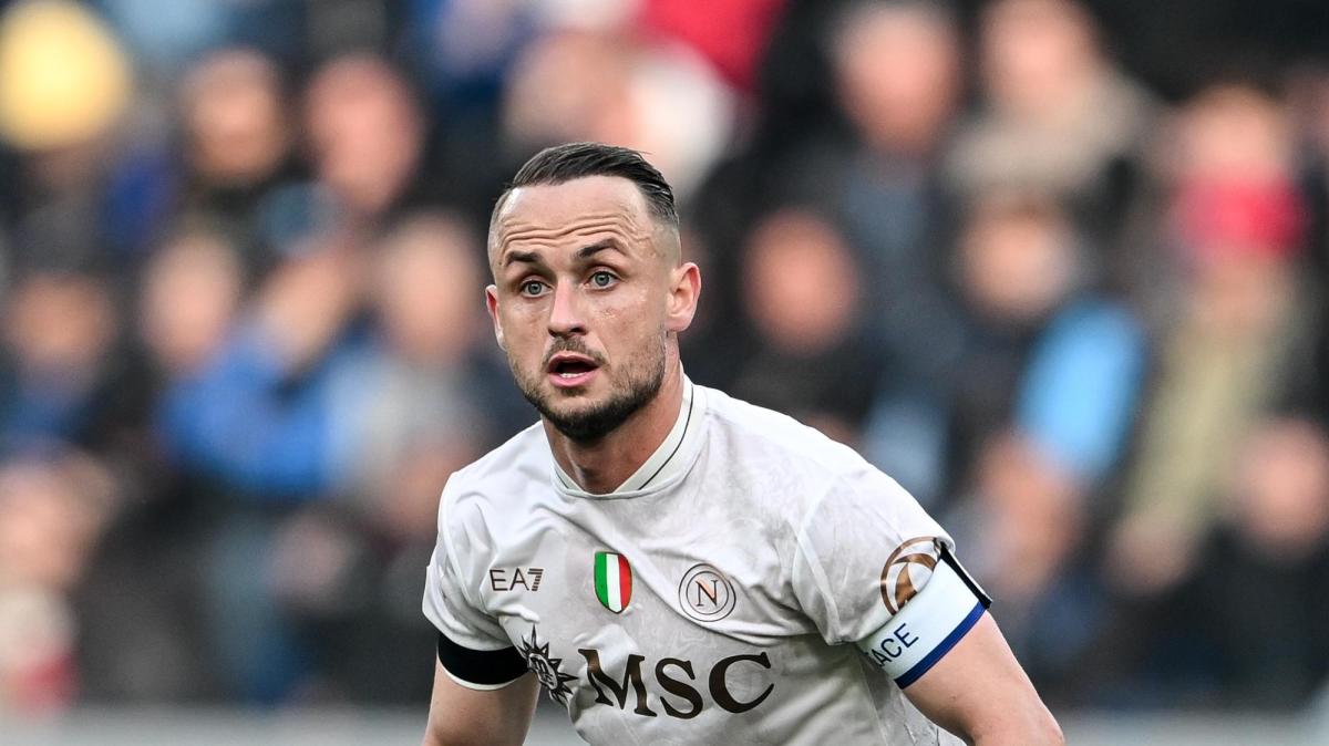 Napoli, contro il Cagliari torna Lobotka. Corsport: "Finale di campionato intrigante"