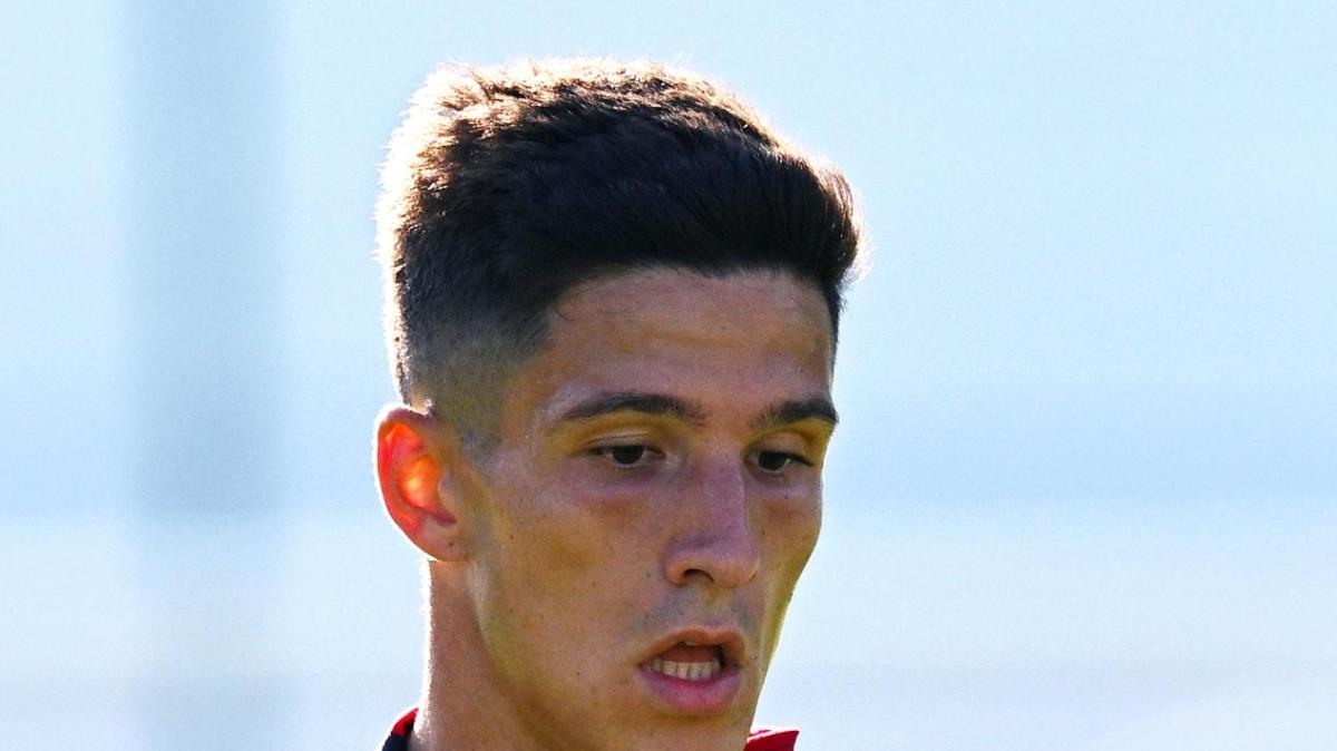 Di Pardo infila la porta antipanico. Il Secolo XIX: "Incornata da centravanti"