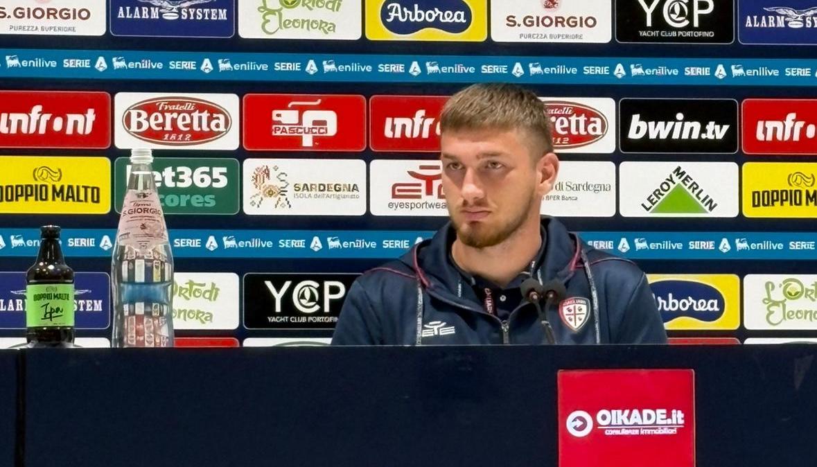 Il Cagliari festeggia Kiliçsoy: "Semih el futbol Kiliçsoy!"