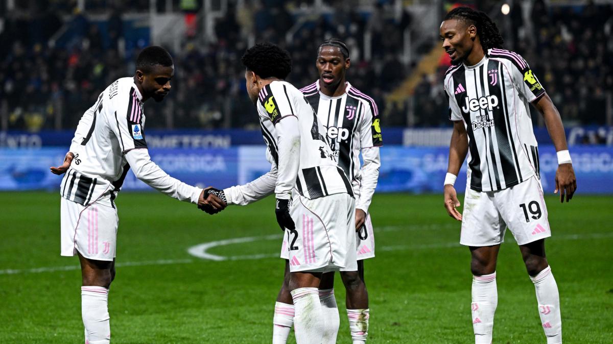 Serie A, Roma-Juventus 3-3: Gatti in pieno recupero spegne la festa dell'Olimpico