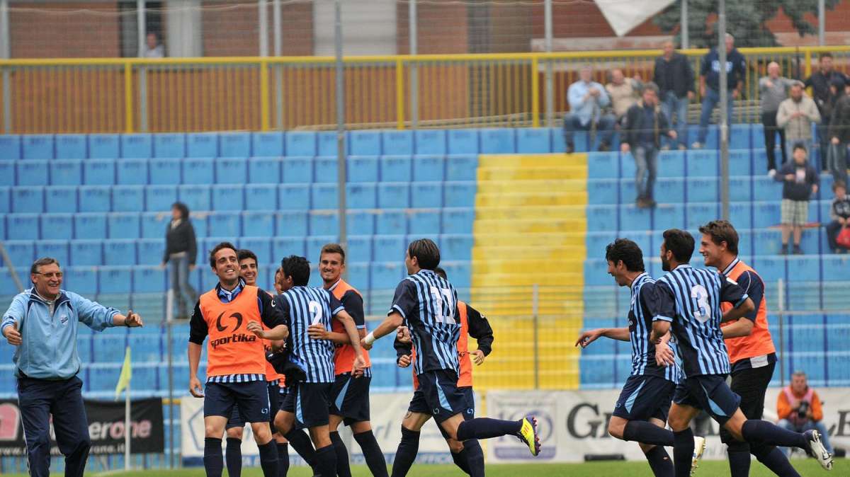 Lecco, solo 8 giocatori al raduno. A rischio la gara di Coppa Italia con la Torres