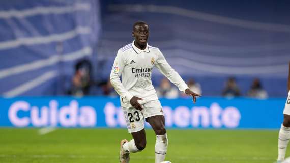 I tifosi del Real Madrid offrono Mendy all'Arabia. La risposta: "Potete tenerlo, grazie"