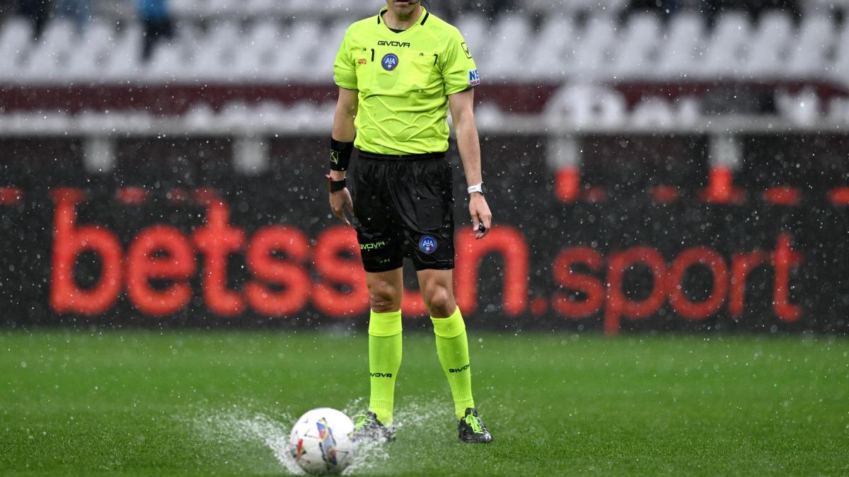 Hellas Verona - Cagliari, la designazione arbitrale: dirige Federico Dionisi