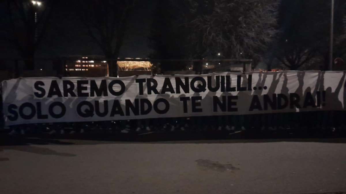 TMW - Verona, 500 tifosi contestano Setti sotto la sua abitazione