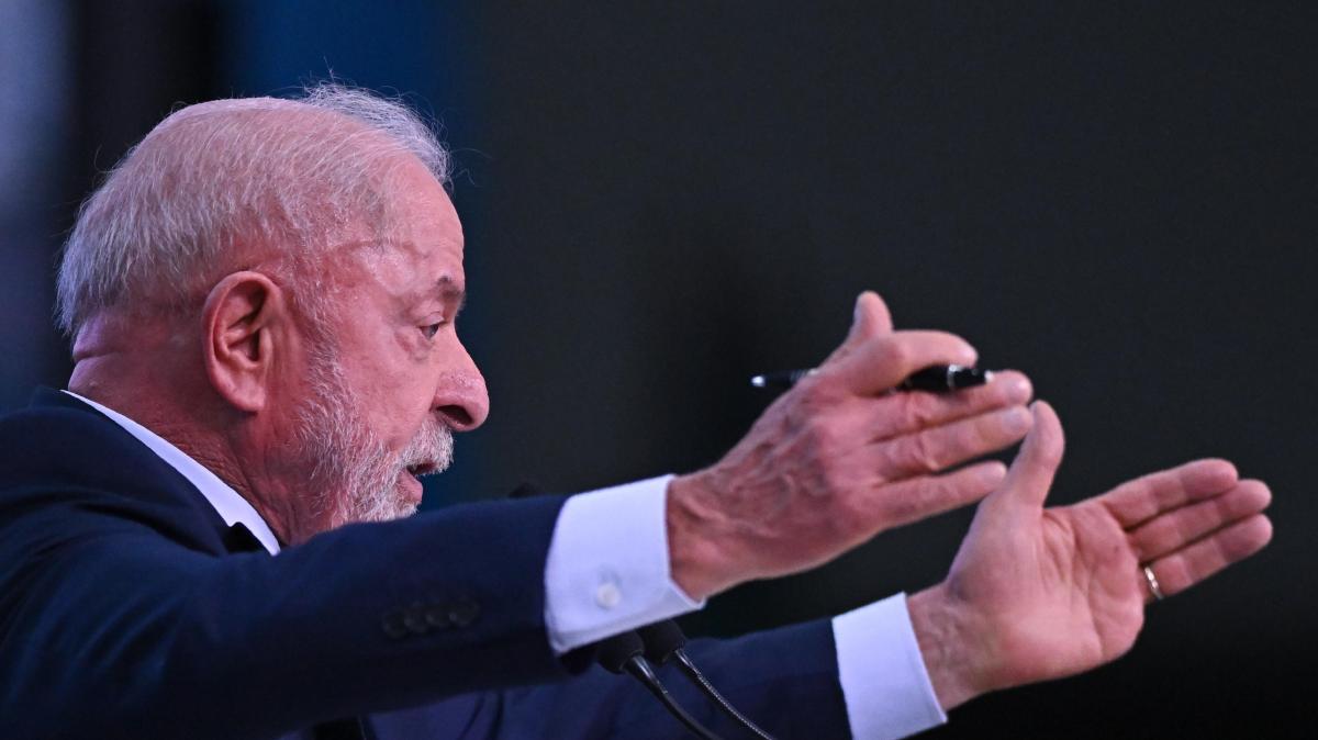 Lula ad Ancelotti: "Popolo ha bisogno di una vittoria, se ci riesci sarai nostro eroe"