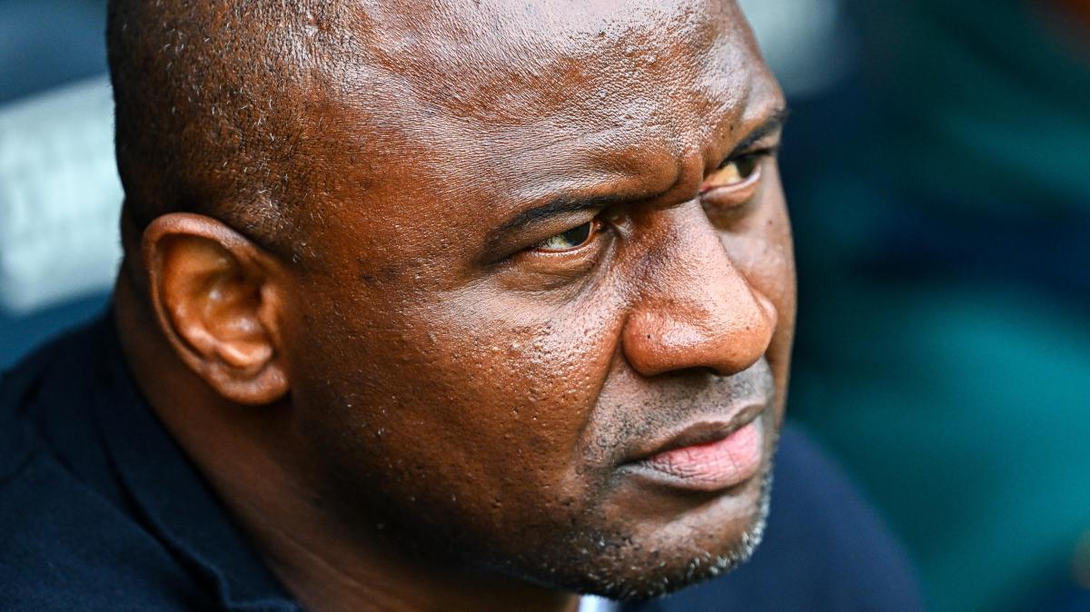 Genoa, Vieira: "Buona settimana. Il momento difficile passerà"
