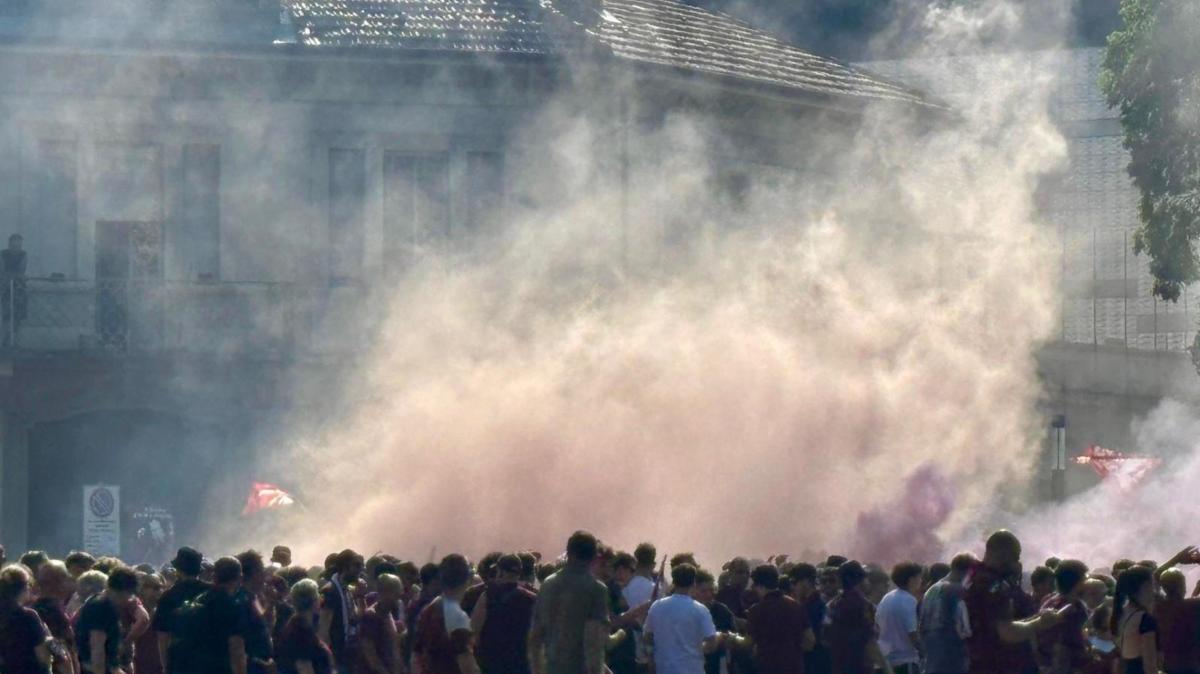 Scontri ultrà a Torino, resta stabile il tifoso in ospedale